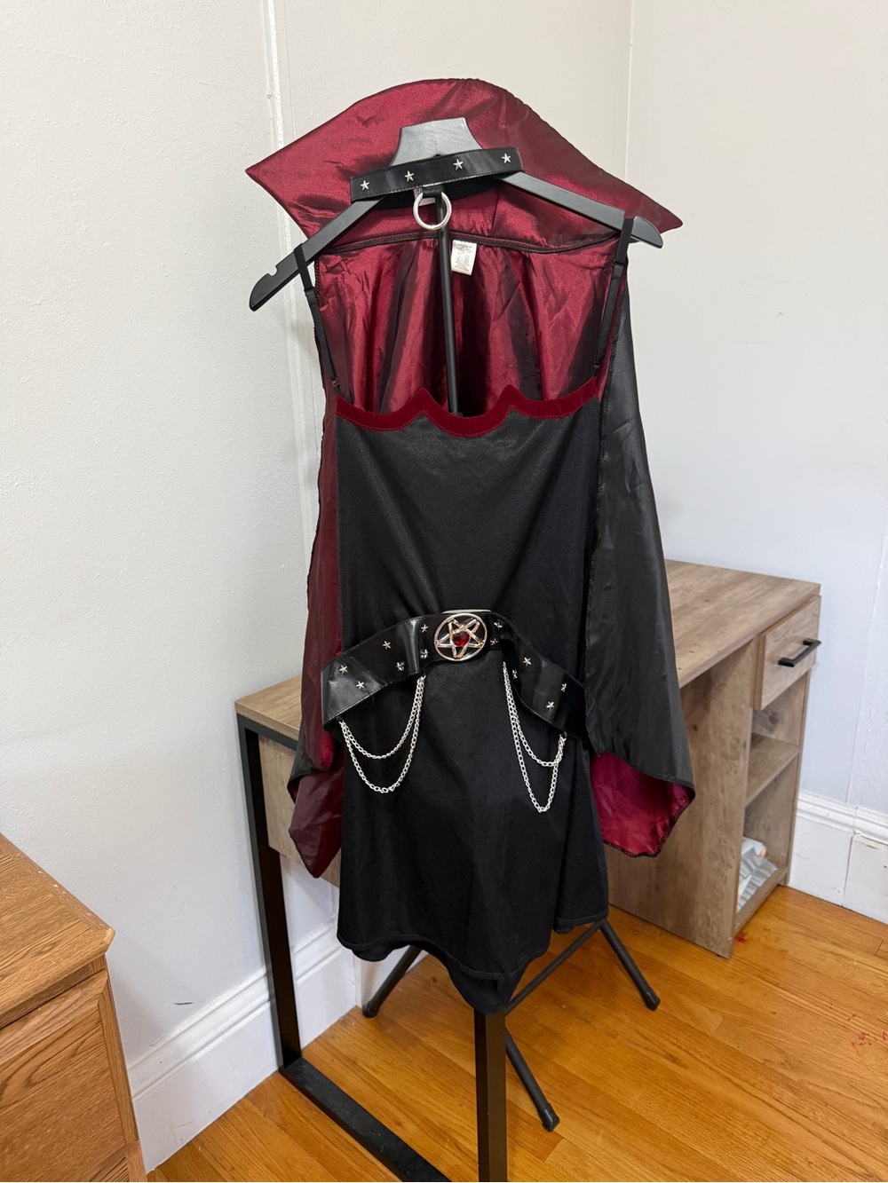 🦇 Glamorous & Gothic! Dreamgirl Vixen Vampire Costume Set